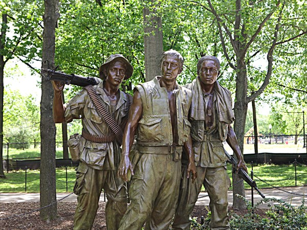 188-Три солдата